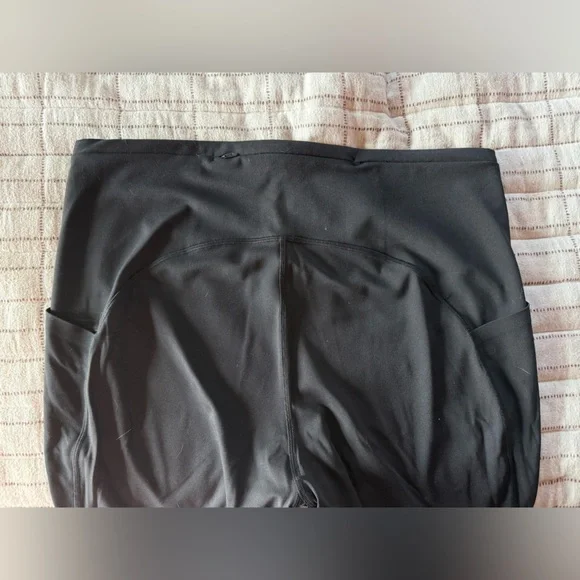 Size 14 Lululemon Leggings - Picture 4 of 4
